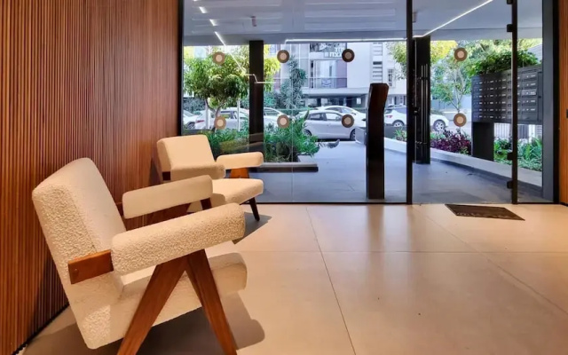 Matmon Cohen Quartz in Tel Aviv-yafo