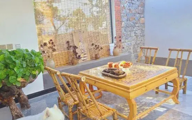 Dali Shuanglang Guichao Yiju Inn