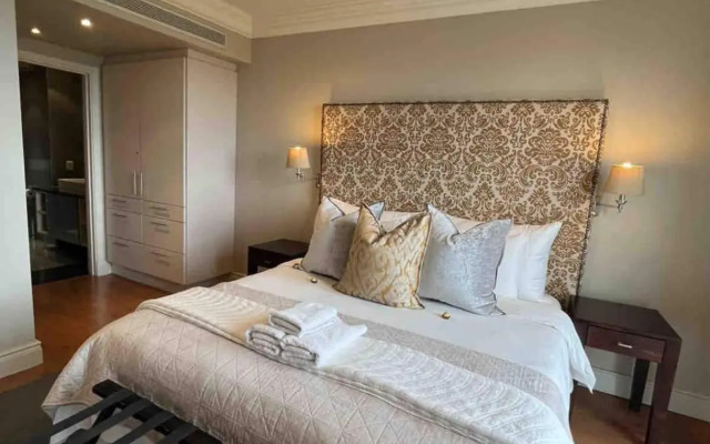 705 Cape Royale Luxury Apartment