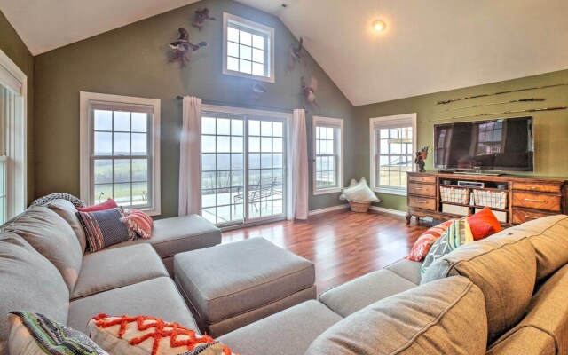 Riverfront Arkansas Retreat Near Fishing & Hiking!