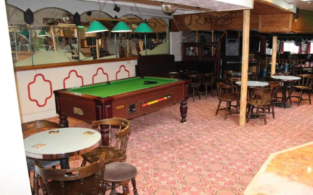 The Middlegate Hotel