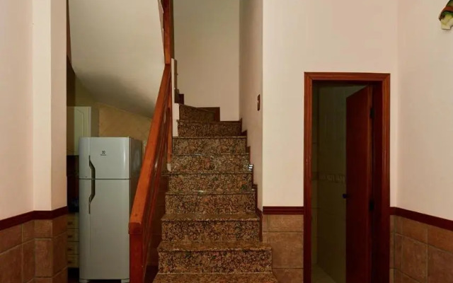 1062 Duplex 100 m da PRAIA DE BOMBINHAS . 2 suites