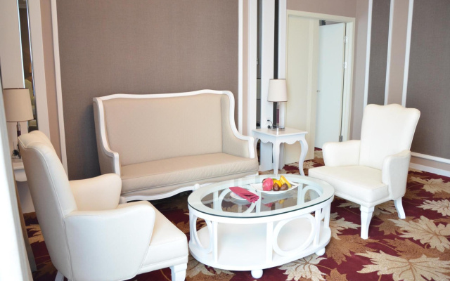 Golden Tulip Legacy Surabaya