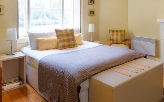 The Woodbridge Waterfront Rooms.