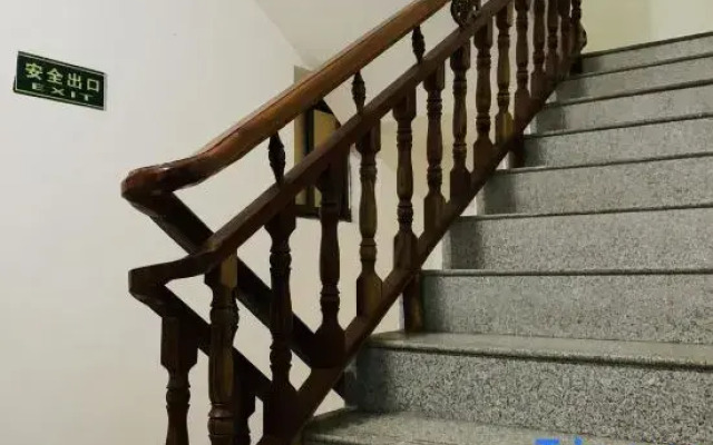 Taihu Haolaiju Hotel