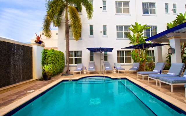 Blue Moon Hotel, Autograph Collection