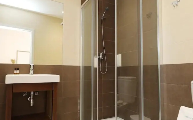 Z 04 - Bedroom 4 in Gil Vicente Guest Rooms