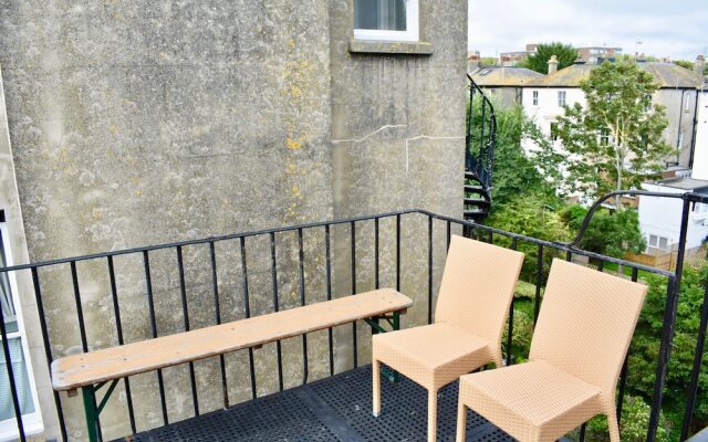 Studio Apartment Next to the Seafront