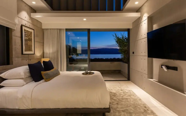 Solaris 3-bedroom Beachfront Villa in Koh Samui