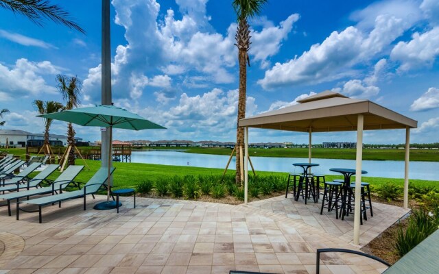 Modern Townhome W/private Pool & Free Water Park!