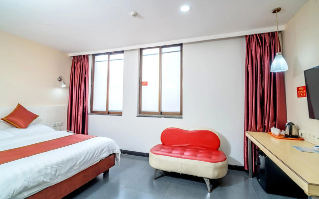 LN White House Hotel