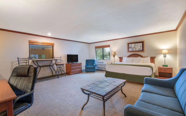 Days Inn by Wyndham Mitchell SD