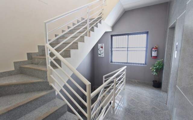 OYO 8045 Crest Hotel
