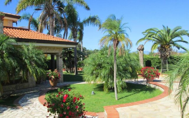 3 bedrooms appartement at Lago 450 m away from the beach with shared pool enclosed garden and wifi