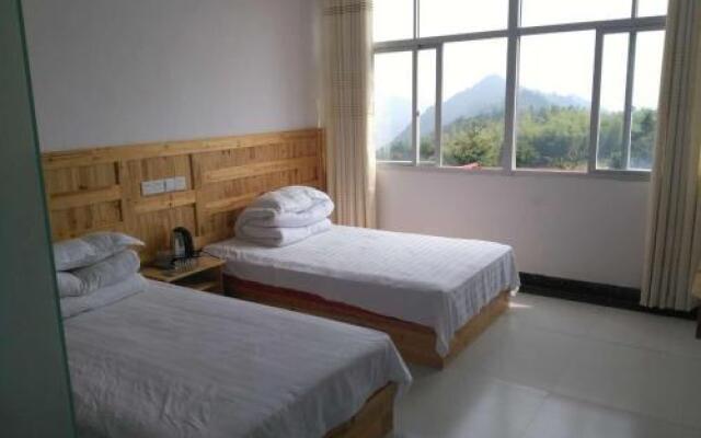 Dabie Mountain Longjinxia Homestay