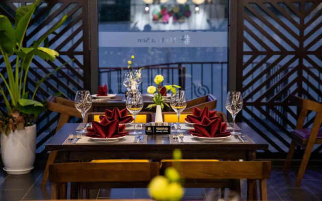 Pentstudio West Lake Hanoi