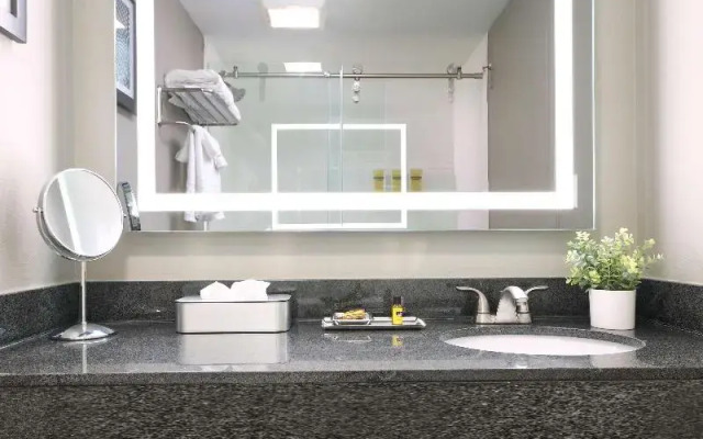 Comfort Inn & Suites Pottstown Eastern Gateway