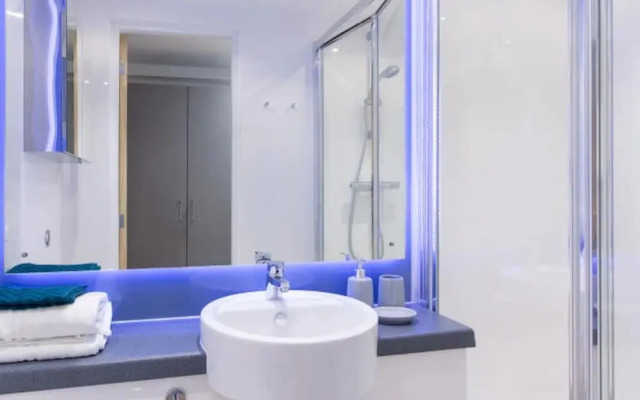 Trendy Studios for Students Only - BATH
