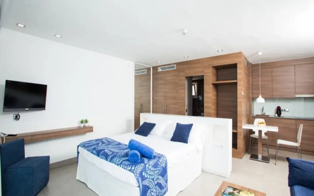 Bahía Suites Camp De Mar