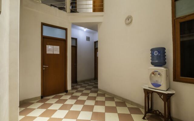 Oyo 1954 Tubagus Guest House