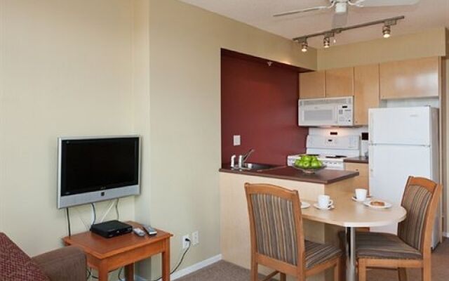 Lord Stanley Suites On The Park