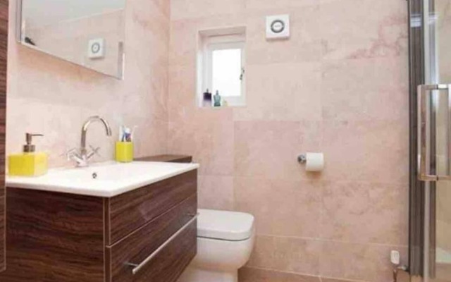 Deluxe Double in London Near the O2