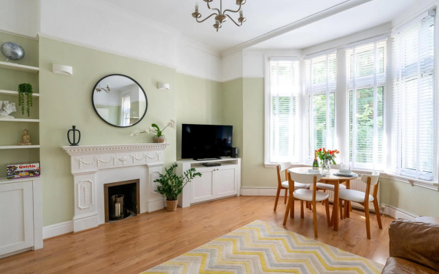 Entire 2 Bedroom Apartment In Central Cardiff