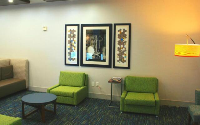 Holiday Inn Express Hotel & Suites Marina - State Beach Area by IHG