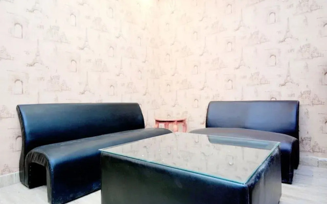Oyo 39569 Hotel Lazeeno