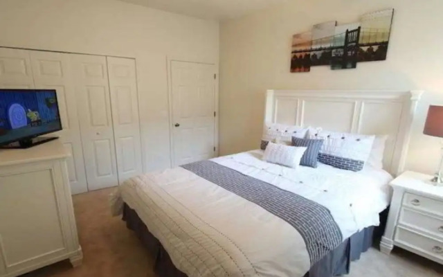 4bdr w Pool Near Disney