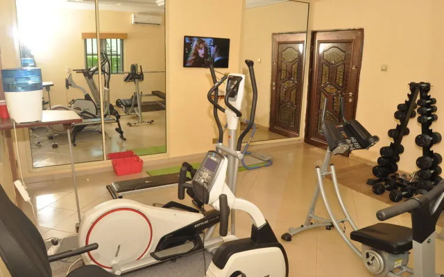 Ne-Yo Hotel and Suites