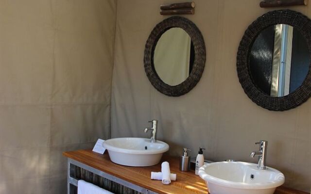 Elephant's Eye, Hwange