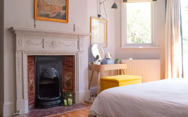 Quiet Retreat With Garden Next To Portobello Road