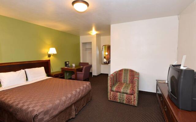 Rodeway Inn & Suites