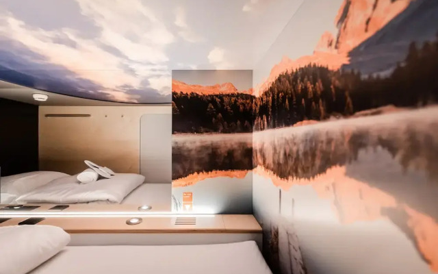 Capsule Hotel - Zurich Airport