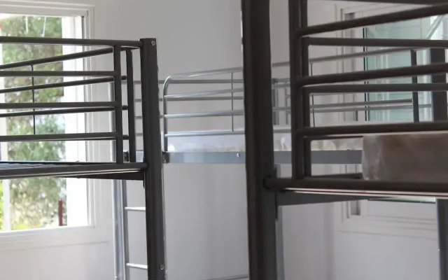 Costas Hostel Action 2
