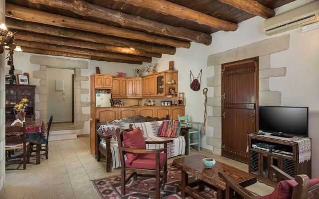Villa Aloni-traditional Stone Villa With Nice View,pool and Garden