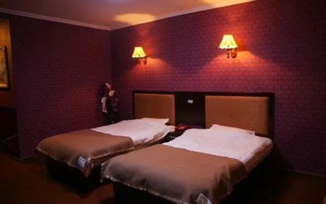 Linzhi Yujiangnan Hotel