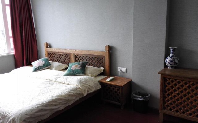 Mama Naxi Guesthouse