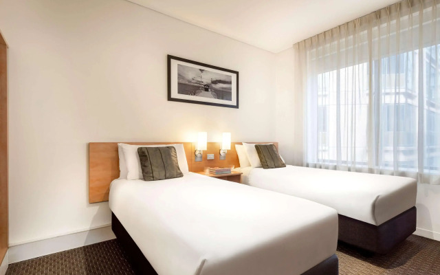 ibis Melbourne Hotel and Apartments