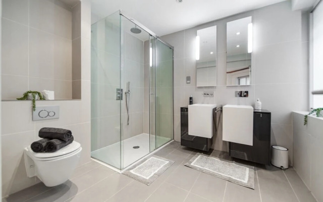 Exquisite 2400sqft 3 Bed Brick Lane Pad