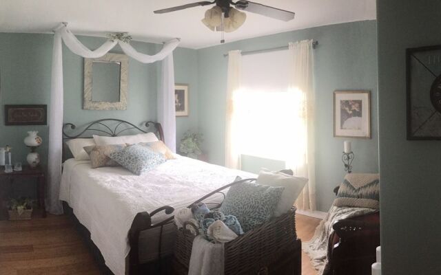 Dionna's Bed & Breakfast