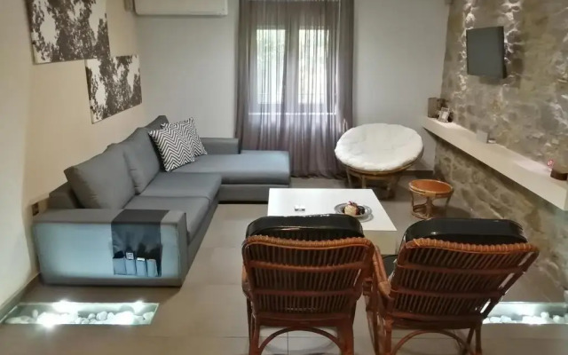 Modern Residence in the Center of Trikala