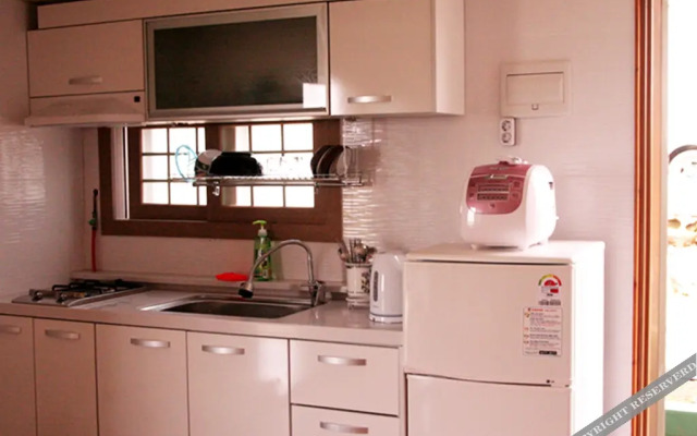 Jeju Poyoyo Pension And Guest House