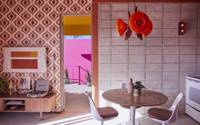 MOOD HAUS by DW - 70's Retro Stays