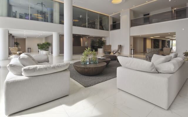 O Condominium Beachfront Residences