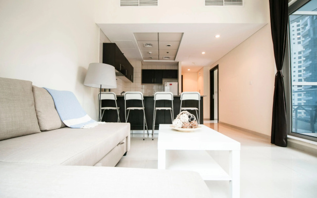 Stylish Apt In Heart Of Marina 5' Walk To Beach