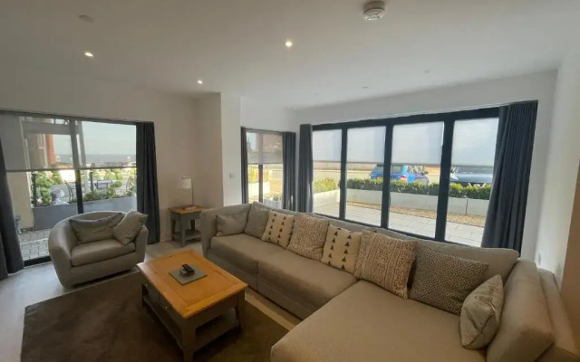 10 Argyle Court