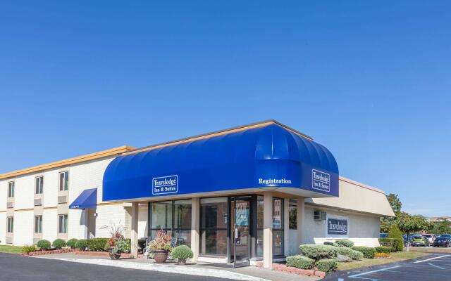 Travelodge Inn & Suites by Wyndham Albany