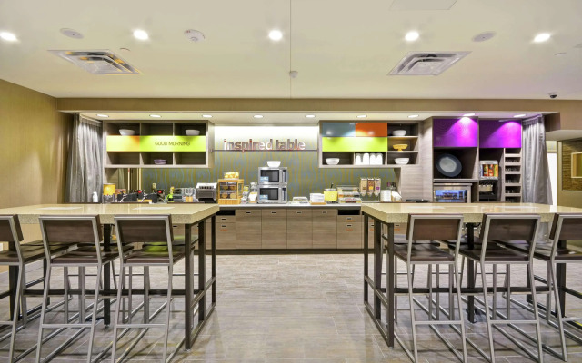 Home2 Suites by Hilton Plymouth, MN